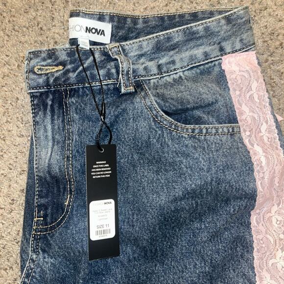 Fashion Nova Keep It Sweet Lace Trim Bow Jeans - Light Wash Size 11 - Picture 3 of 9